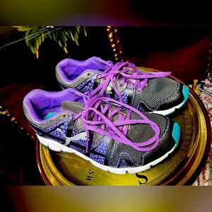 Puma Sport lifestyle tennis shoes